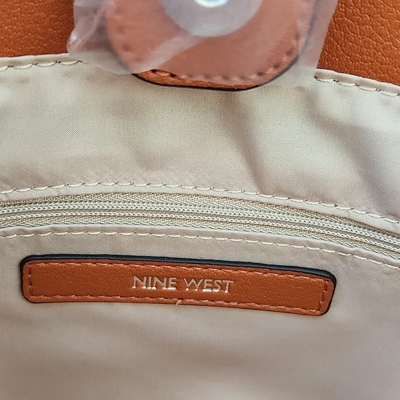 NWT NINE WEST DIANTHA CARRYALL SHOULDER BAG WITH WRISTLET - Picture 13 of 16